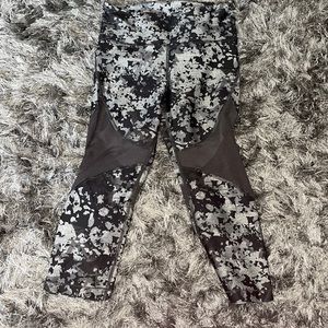 Compression Heat Gear Under Amour Capris Leggings